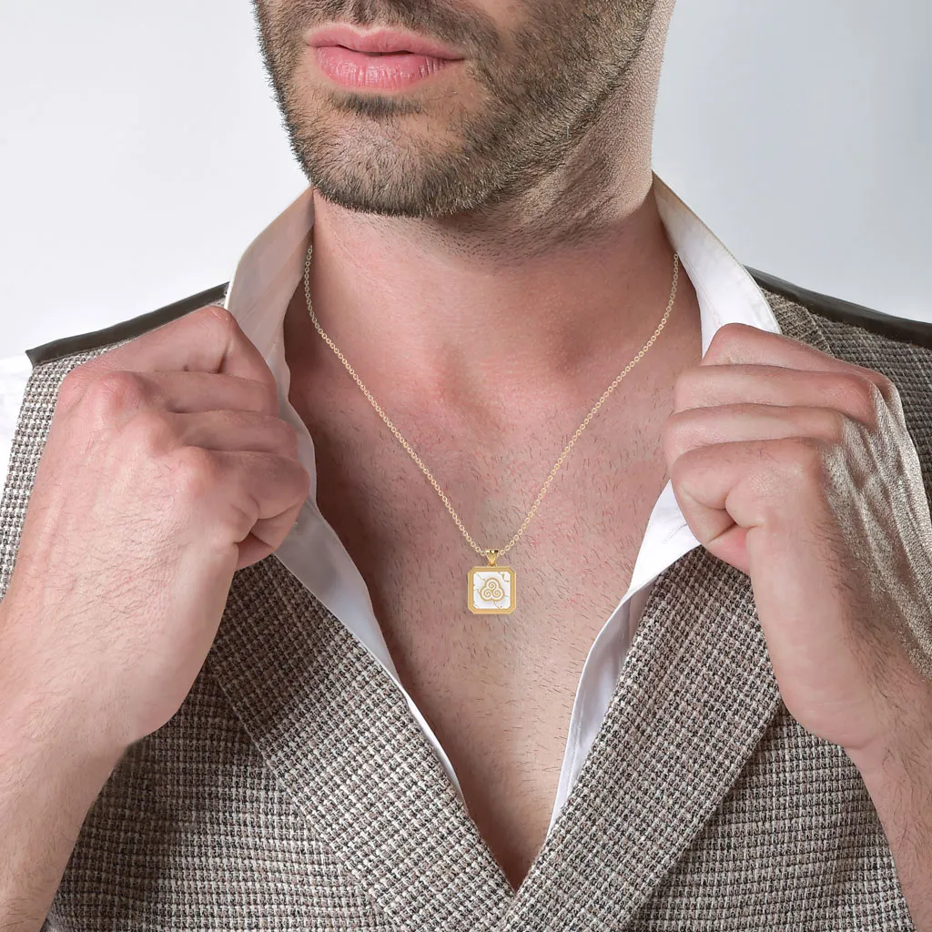 Collana Sigillum in Oro Giallo con Smalto Bianco Design Triscele Lirimy 5
